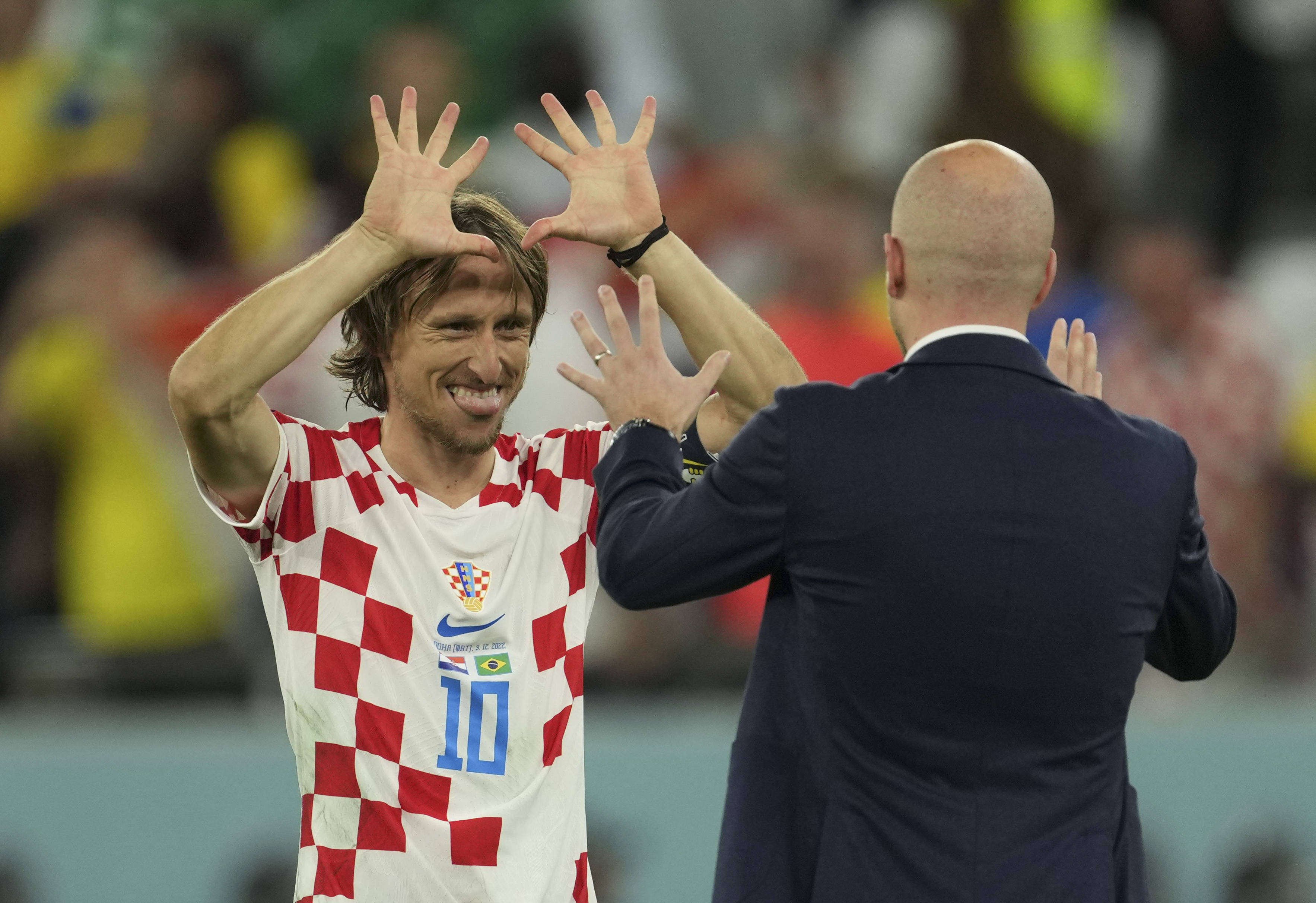 九游网页版 登录入口-巴黎全队欢迎梅西